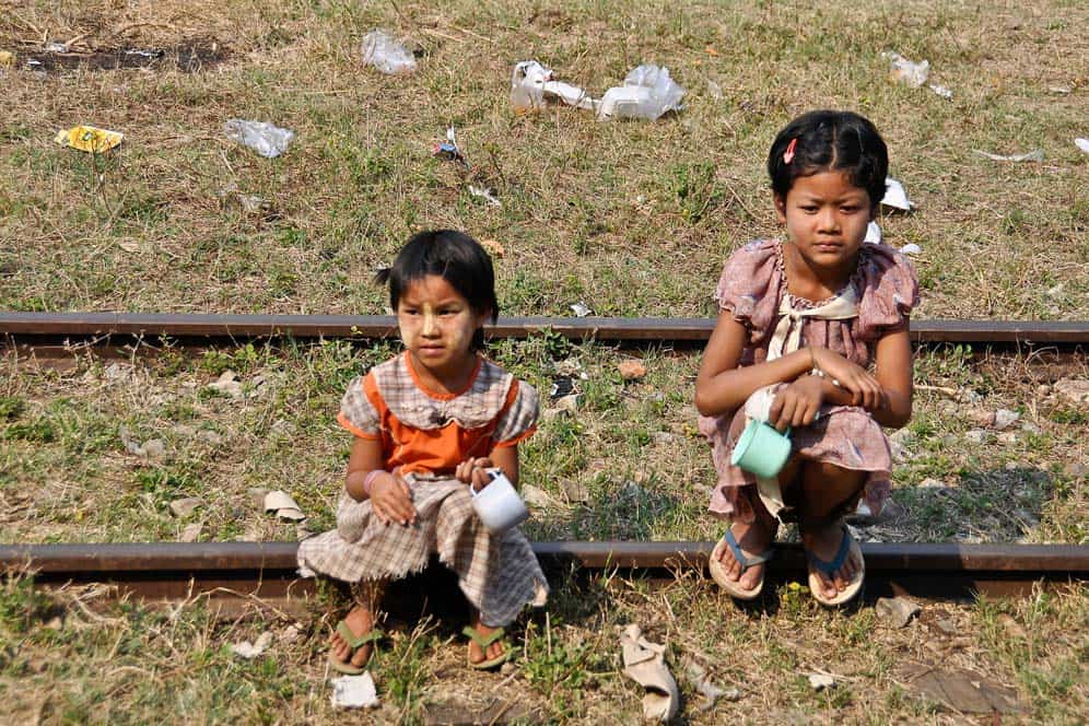 Kids waiting for the train