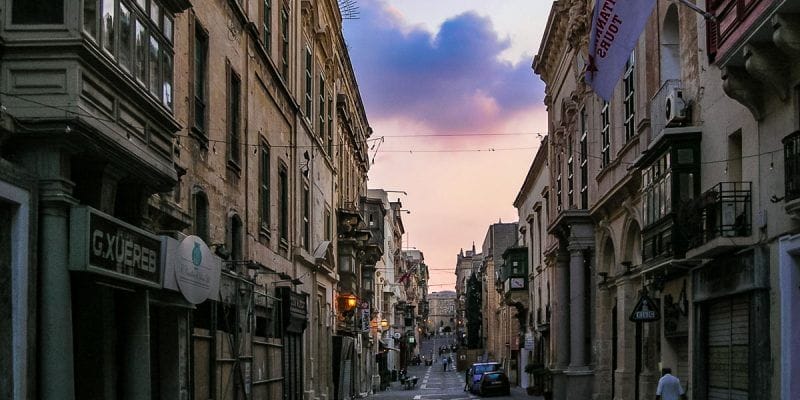 Calle al atardecer, La Valeta, Malta