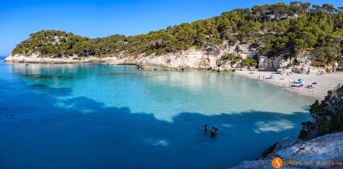 Panorama de Cala Mitjana, Menorca, España | Las 25 mejores playas de Menorca