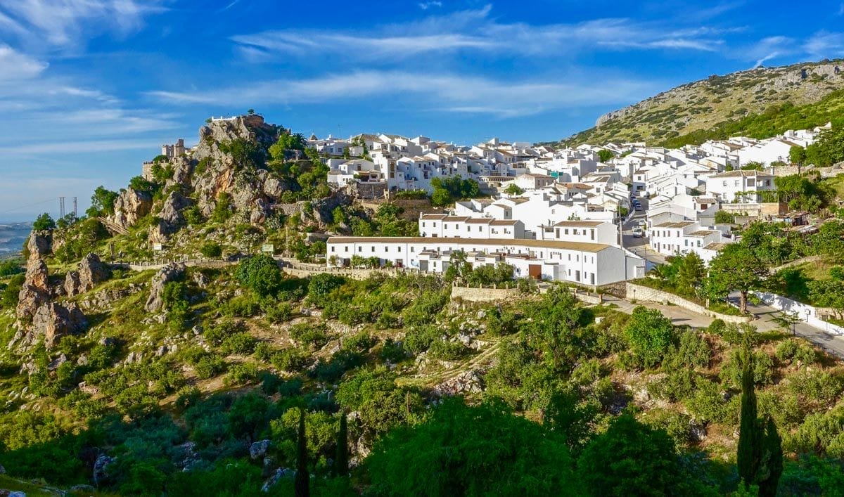 Pueblo blanco de Zuheros, Córdoba, Andalucía | Los 100 pueblos más bonitos de Andalucía