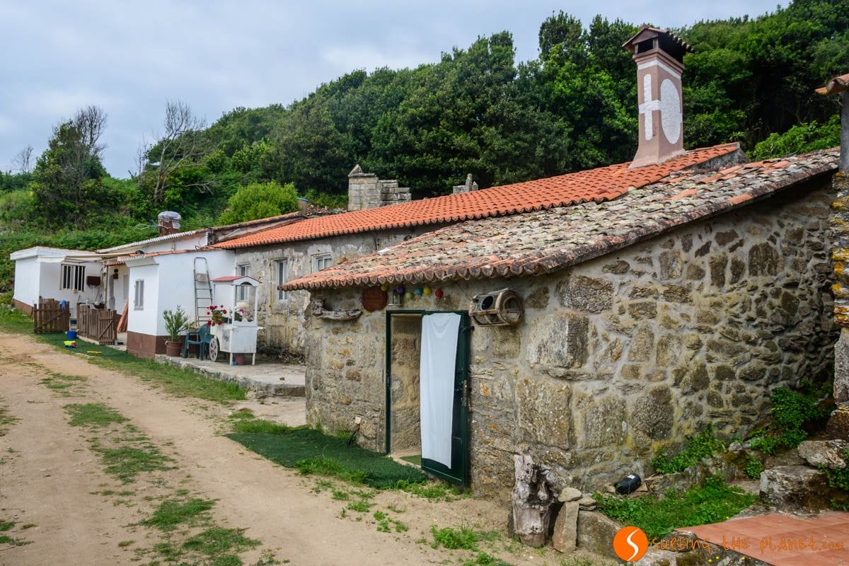 Casas de Barrio Canexol, Isla de Ons, Rías Baixas, Galicia